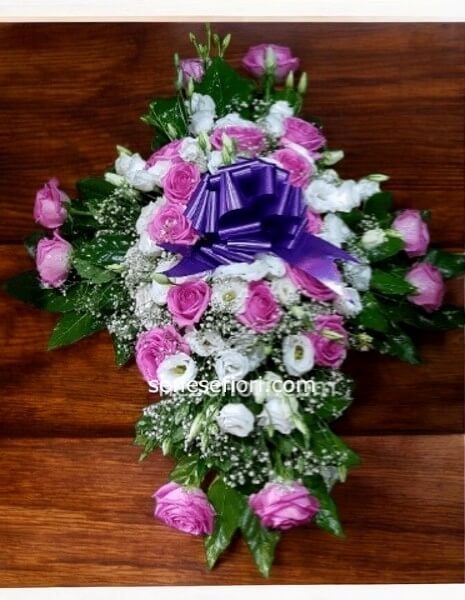 Croce Funebre "Elena": Un Tributo di Affetto e Grazia a Napoli